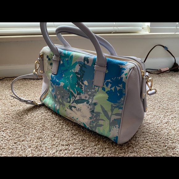 VERA BRADLEY!! - Picture 2 of 7